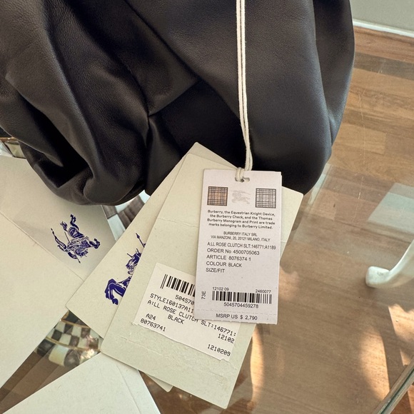 BURBERRY NEW ROSE BLACK CLUTCH
WITH TAGS ATTACHED - Picture 4 of 9